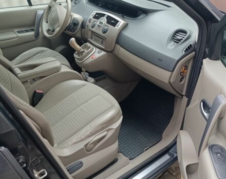 Серый Рено Гранд Сценик, объемом двигателя 1.6 л и пробегом 173 тыс. км за 5800 $, фото 4 на Automoto.ua