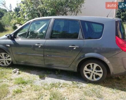 Серый Рено Гранд Сценик, объемом двигателя 1.9 л и пробегом 204 тыс. км за 5300 $, фото 2 на Automoto.ua