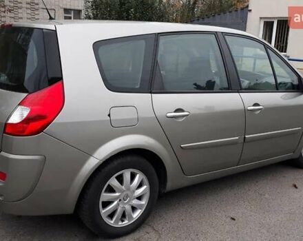Сірий Рено Гранд Сценік, об'ємом двигуна 2 л та пробігом 240 тис. км за 6800 $, фото 5 на Automoto.ua