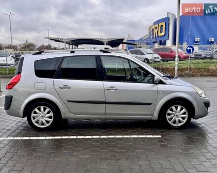 Серый Рено Гранд Сценик, объемом двигателя 1.9 л и пробегом 247 тыс. км за 6400 $, фото 5 на Automoto.ua