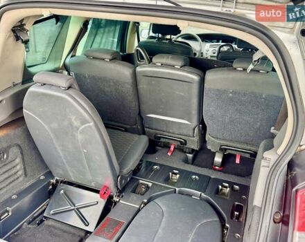 Серый Рено Гранд Сценик, объемом двигателя 1.9 л и пробегом 247 тыс. км за 6400 $, фото 49 на Automoto.ua