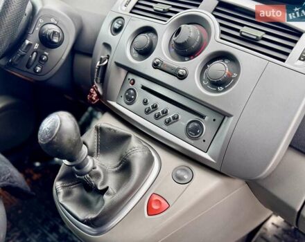 Серый Рено Гранд Сценик, объемом двигателя 1.9 л и пробегом 247 тыс. км за 6400 $, фото 56 на Automoto.ua