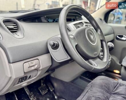 Серый Рено Гранд Сценик, объемом двигателя 1.9 л и пробегом 247 тыс. км за 6400 $, фото 33 на Automoto.ua