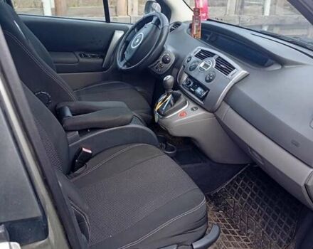 Серый Рено Гранд Сценик, объемом двигателя 1.5 л и пробегом 450 тыс. км за 3000 $, фото 2 на Automoto.ua