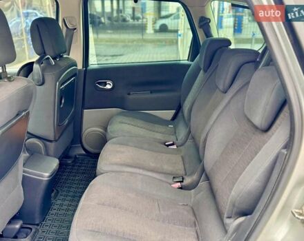 Серый Рено Гранд Сценик, объемом двигателя 1.9 л и пробегом 247 тыс. км за 6400 $, фото 40 на Automoto.ua