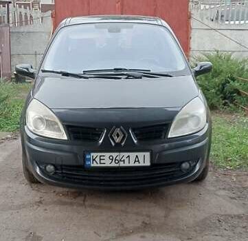 Серый Рено Гранд Сценик, объемом двигателя 1.6 л и пробегом 245 тыс. км за 5300 $, фото 2 на Automoto.ua