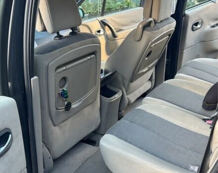 Серый Рено Гранд Сценик, объемом двигателя 1.9 л и пробегом 230 тыс. км за 2400 $, фото 4 на Automoto.ua