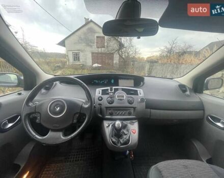 Сірий Рено Гранд Сценік, об'ємом двигуна 2 л та пробігом 208 тис. км за 5700 $, фото 20 на Automoto.ua