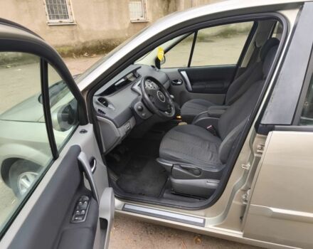 Серый Рено Гранд Сценик, объемом двигателя 1 л и пробегом 195 тыс. км за 5800 $, фото 2 на Automoto.ua