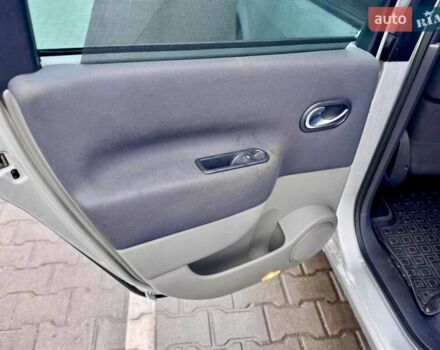 Серый Рено Гранд Сценик, объемом двигателя 1.9 л и пробегом 247 тыс. км за 6400 $, фото 37 на Automoto.ua