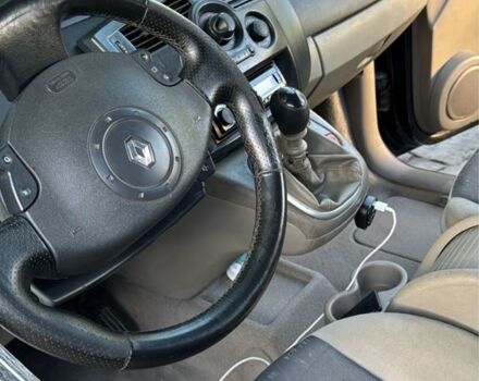 Серый Рено Гранд Сценик, объемом двигателя 1.9 л и пробегом 230 тыс. км за 2400 $, фото 2 на Automoto.ua