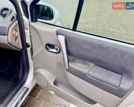 Серый Рено Гранд Сценик, объемом двигателя 1.9 л и пробегом 247 тыс. км за 6400 $, фото 53 на Automoto.ua