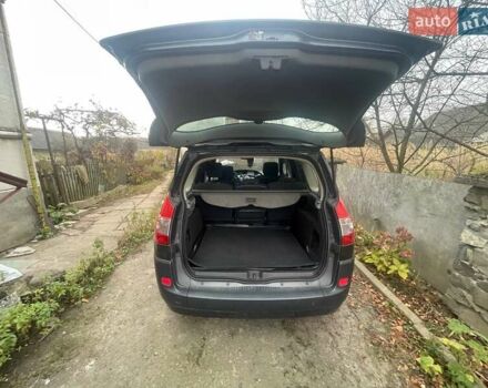 Сірий Рено Гранд Сценік, об'ємом двигуна 2 л та пробігом 208 тис. км за 5700 $, фото 24 на Automoto.ua