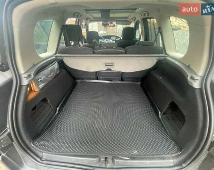 Сірий Рено Гранд Сценік, об'ємом двигуна 2 л та пробігом 208 тис. км за 5700 $, фото 27 на Automoto.ua