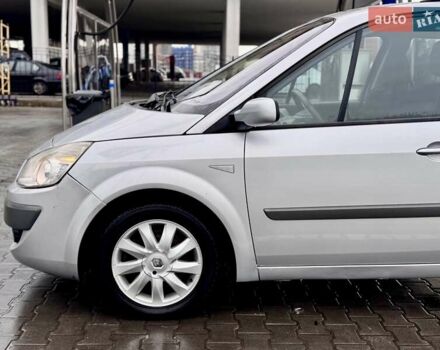 Серый Рено Гранд Сценик, объемом двигателя 1.9 л и пробегом 247 тыс. км за 6400 $, фото 17 на Automoto.ua