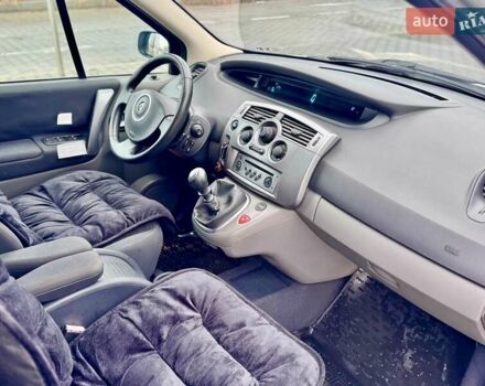 Серый Рено Гранд Сценик, объемом двигателя 1.9 л и пробегом 247 тыс. км за 6400 $, фото 55 на Automoto.ua