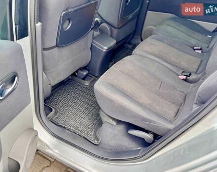 Серый Рено Гранд Сценик, объемом двигателя 1.9 л и пробегом 247 тыс. км за 6400 $, фото 38 на Automoto.ua