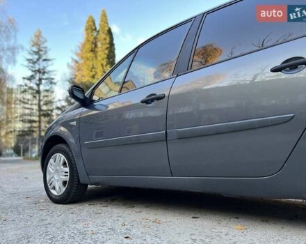 Серый Рено Гранд Сценик, объемом двигателя 1.46 л и пробегом 300 тыс. км за 4450 $, фото 31 на Automoto.ua