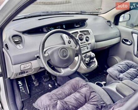 Серый Рено Гранд Сценик, объемом двигателя 1.9 л и пробегом 247 тыс. км за 6400 $, фото 31 на Automoto.ua