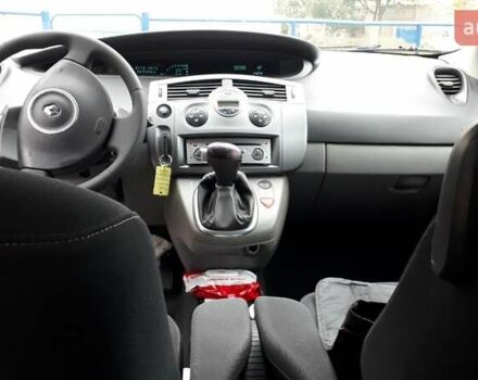 Сірий Рено Гранд Сценік, об'ємом двигуна 2 л та пробігом 240 тис. км за 6800 $, фото 9 на Automoto.ua