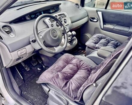 Серый Рено Гранд Сценик, объемом двигателя 1.9 л и пробегом 247 тыс. км за 6400 $, фото 30 на Automoto.ua