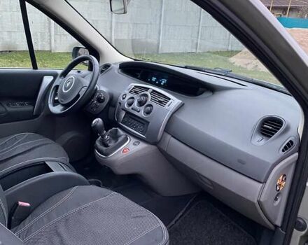 Серый Рено Гранд Сценик, объемом двигателя 1.5 л и пробегом 200 тыс. км за 5500 $, фото 5 на Automoto.ua