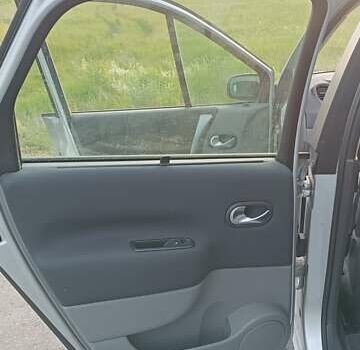 Сірий Рено Гранд Сценік, об'ємом двигуна 2 л та пробігом 75 тис. км за 6500 $, фото 10 на Automoto.ua