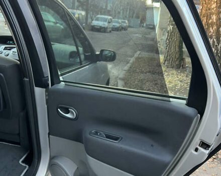 Серый Рено Гранд Сценик, объемом двигателя 2 л и пробегом 235 тыс. км за 4600 $, фото 34 на Automoto.ua