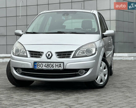 Серый Рено Гранд Сценик, объемом двигателя 1.6 л и пробегом 187 тыс. км за 5400 $, фото 9 на Automoto.ua