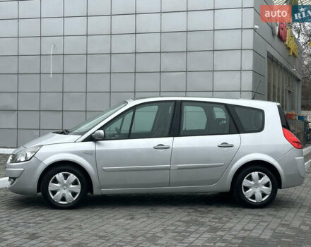 Серый Рено Гранд Сценик, объемом двигателя 1.6 л и пробегом 187 тыс. км за 5400 $, фото 7 на Automoto.ua