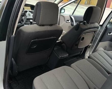 Серый Рено Гранд Сценик, объемом двигателя 1.5 л и пробегом 269 тыс. км за 5500 $, фото 14 на Automoto.ua