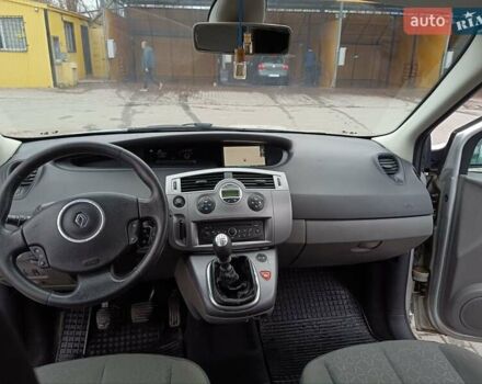 Серый Рено Гранд Сценик, объемом двигателя 1.5 л и пробегом 269 тыс. км за 5500 $, фото 15 на Automoto.ua