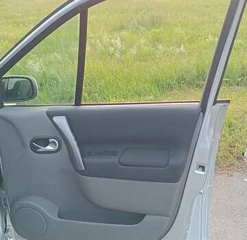 Сірий Рено Гранд Сценік, об'ємом двигуна 2 л та пробігом 75 тис. км за 6500 $, фото 11 на Automoto.ua