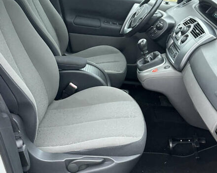 Серый Рено Гранд Сценик, объемом двигателя 1.6 л и пробегом 187 тыс. км за 5400 $, фото 46 на Automoto.ua