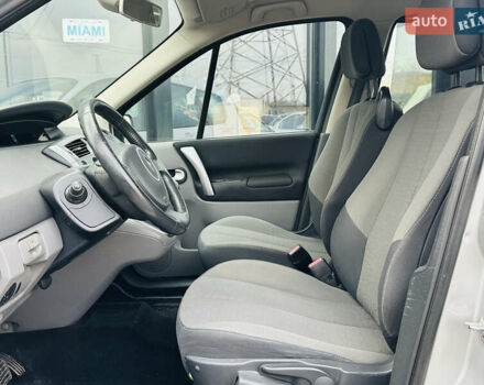 Серый Рено Гранд Сценик, объемом двигателя 1.6 л и пробегом 182 тыс. км за 6900 $, фото 14 на Automoto.ua