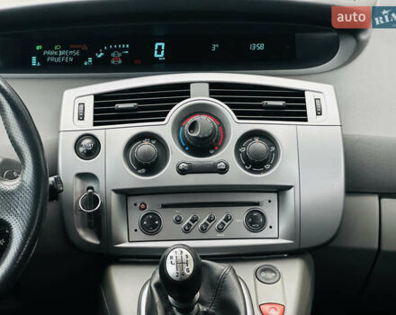 Серый Рено Гранд Сценик, объемом двигателя 1.6 л и пробегом 182 тыс. км за 6900 $, фото 24 на Automoto.ua