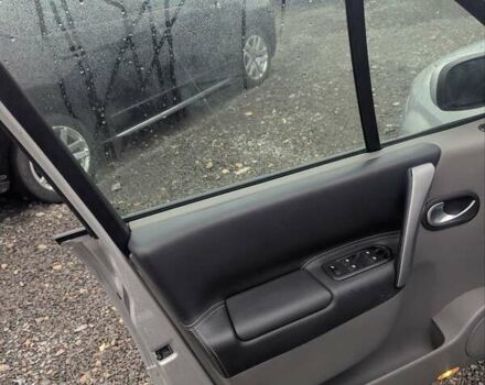 Серый Рено Гранд Сценик, объемом двигателя 2 л и пробегом 220 тыс. км за 5200 $, фото 22 на Automoto.ua