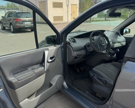 Серый Рено Гранд Сценик, объемом двигателя 1.9 л и пробегом 380 тыс. км за 4800 $, фото 6 на Automoto.ua