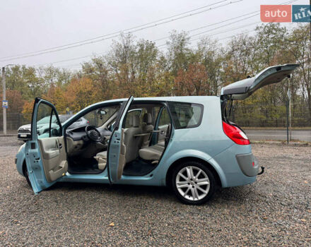 Серый Рено Гранд Сценик, объемом двигателя 1.6 л и пробегом 230 тыс. км за 5800 $, фото 56 на Automoto.ua