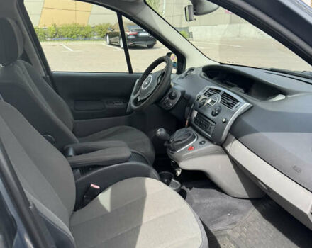 Серый Рено Гранд Сценик, объемом двигателя 1.9 л и пробегом 380 тыс. км за 4800 $, фото 8 на Automoto.ua