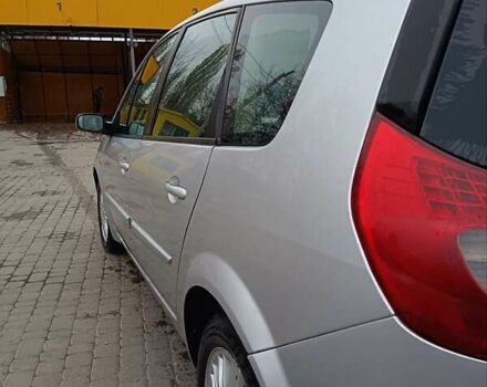 Серый Рено Гранд Сценик, объемом двигателя 1.5 л и пробегом 269 тыс. км за 5500 $, фото 2 на Automoto.ua