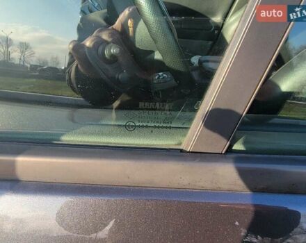 Сірий Рено Гранд Сценік, об'ємом двигуна 2 л та пробігом 195 тис. км за 5600 $, фото 24 на Automoto.ua