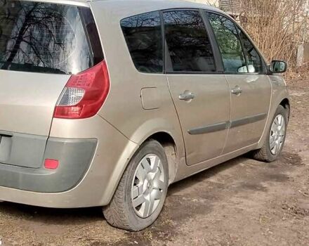 Серый Рено Гранд Сценик, объемом двигателя 1.5 л и пробегом 259 тыс. км за 4100 $, фото 3 на Automoto.ua