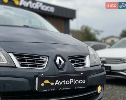 Серый Рено Гранд Сценик, объемом двигателя 2 л и пробегом 264 тыс. км за 5899 $, фото 6 на Automoto.ua