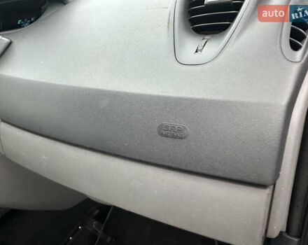 Серый Рено Гранд Сценик, объемом двигателя 1.6 л и пробегом 187 тыс. км за 5400 $, фото 31 на Automoto.ua