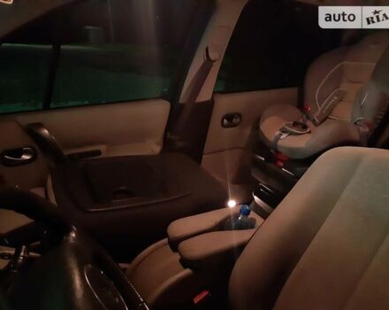 Серый Рено Гранд Сценик, объемом двигателя 1.5 л и пробегом 216 тыс. км за 6600 $, фото 78 на Automoto.ua