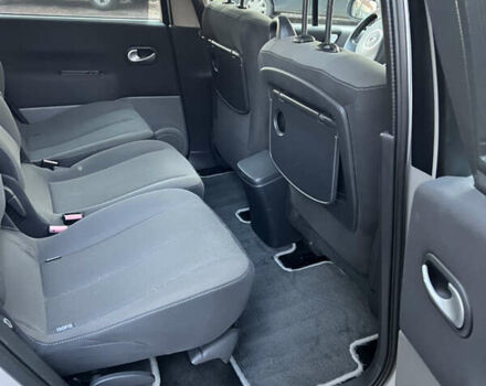 Серый Рено Гранд Сценик, объемом двигателя 2 л и пробегом 235 тыс. км за 4600 $, фото 33 на Automoto.ua