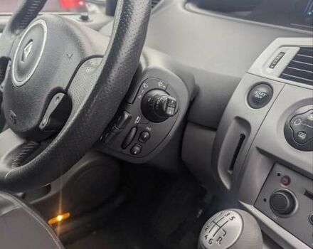 Серый Рено Гранд Сценик, объемом двигателя 2 л и пробегом 220 тыс. км за 5200 $, фото 33 на Automoto.ua