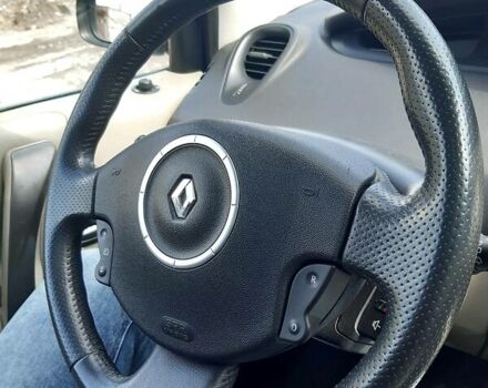 Серый Рено Гранд Сценик, объемом двигателя 1.5 л и пробегом 216 тыс. км за 6600 $, фото 24 на Automoto.ua