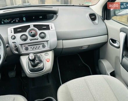 Серый Рено Гранд Сценик, объемом двигателя 1.6 л и пробегом 182 тыс. км за 6900 $, фото 21 на Automoto.ua